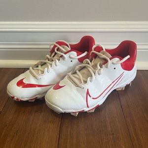 Girls/Boys Youth Nike Hyperdiamond softball cleats size 4.5Y red and white